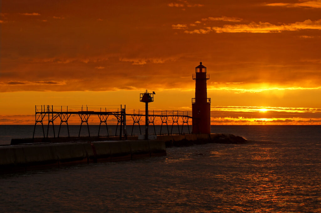 Algoma, Lighthouse, Sunrise