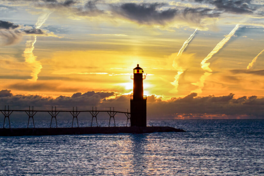 Algoma, Lighthouse, Sunrise, Lake Michigan